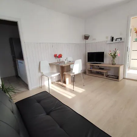 Josip Apartment *
